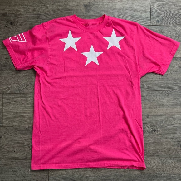 WWF/WWE Pink Macho Man Randy Savage Shirt - Picture 1 of 3